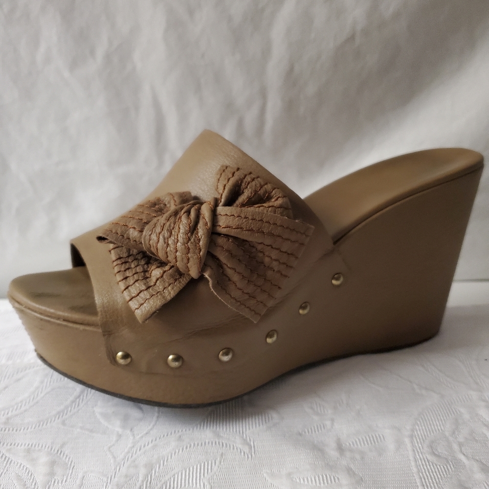 Vince Camuto Leather Wedge Heels Sz 39